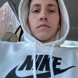 Meet your Posher, Casey